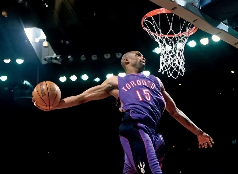 巴萨客战贝蒂斯名单：莱万、亚马尔领衔，费尔明、德容回归（巴萨公布客战贝蒂斯大名单：莱万、亚马尔领衔，费尔明、德容复出）